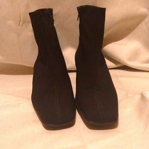 Black MEUCCI SESTO temportex waterproof Ladies boots size 9.